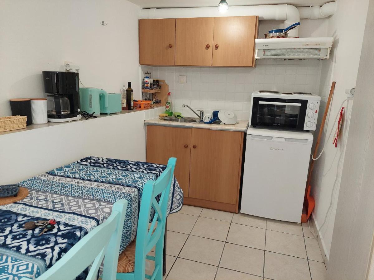 Artemis Ermoupoli Centre Appartement Pour Petit Budget Backpackers Esterno foto
