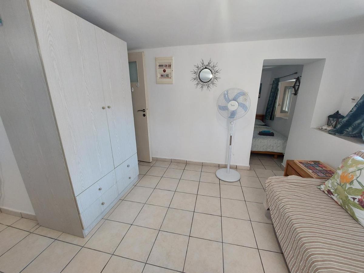 Artemis Ermoupoli Centre Appartement Pour Petit Budget Backpackers Esterno foto