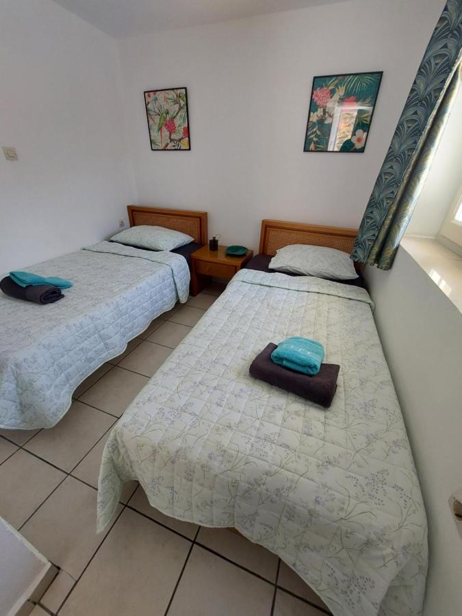 Artemis Ermoupoli Centre Appartement Pour Petit Budget Backpackers Esterno foto